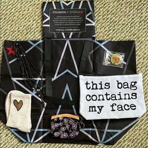 Macy’s foldable Black Geometric Tote with  5 Accessories